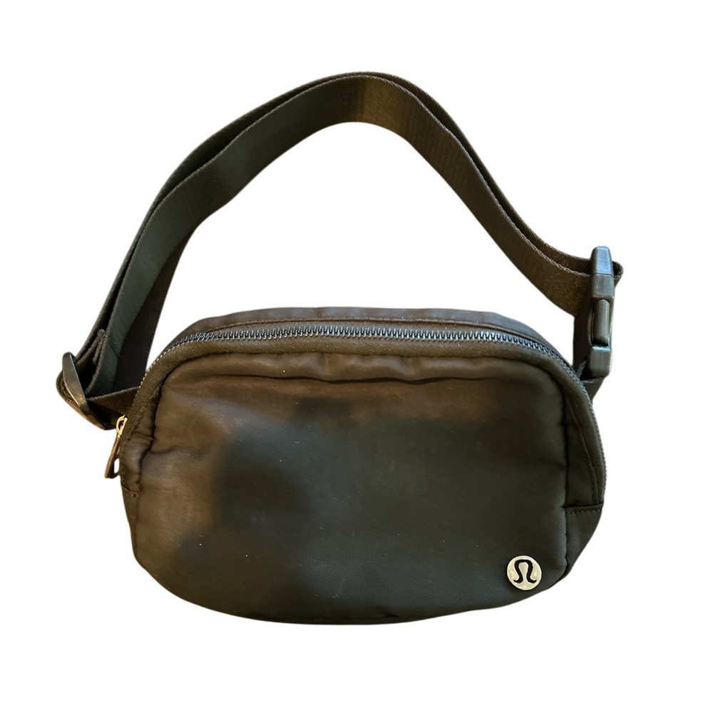 Lululemon Everywhere Belt Bag Black Crossbody Zip Wear‎ Functional - Picture 2 of 7